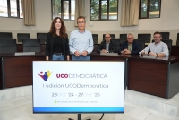 Los catedráticos Manuel Ruiz de Adana y María Dolores Redel, en la priemera sesión de Ucodemocrática