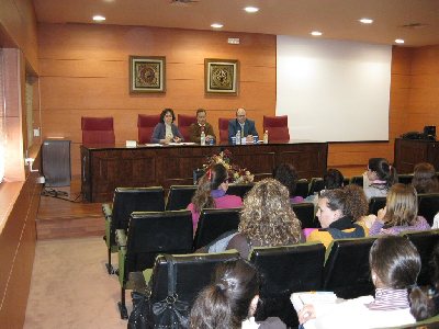 Antonio Chicharro analiza el comentario de texto como instrumento docente en la Facultad de Ciencias de la Educacin