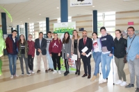 Los participantes en la sede de Crdoba, junto a Rosa Gallardo y Alfonso Zamorano (en el centro)