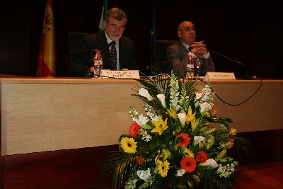 El presidente del Senado cree que el cambio poltico en Euskadi constituye un gran paso para crear una comunidad de igualdad en derechos y deberes a pesar del miedo an existente.