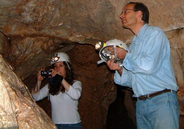 José Luis Sanchidrián durante una investigación 