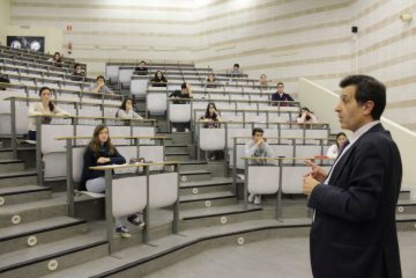 Medio centenar de estudiantes participa en la Fase Local de la Olimpiada Química